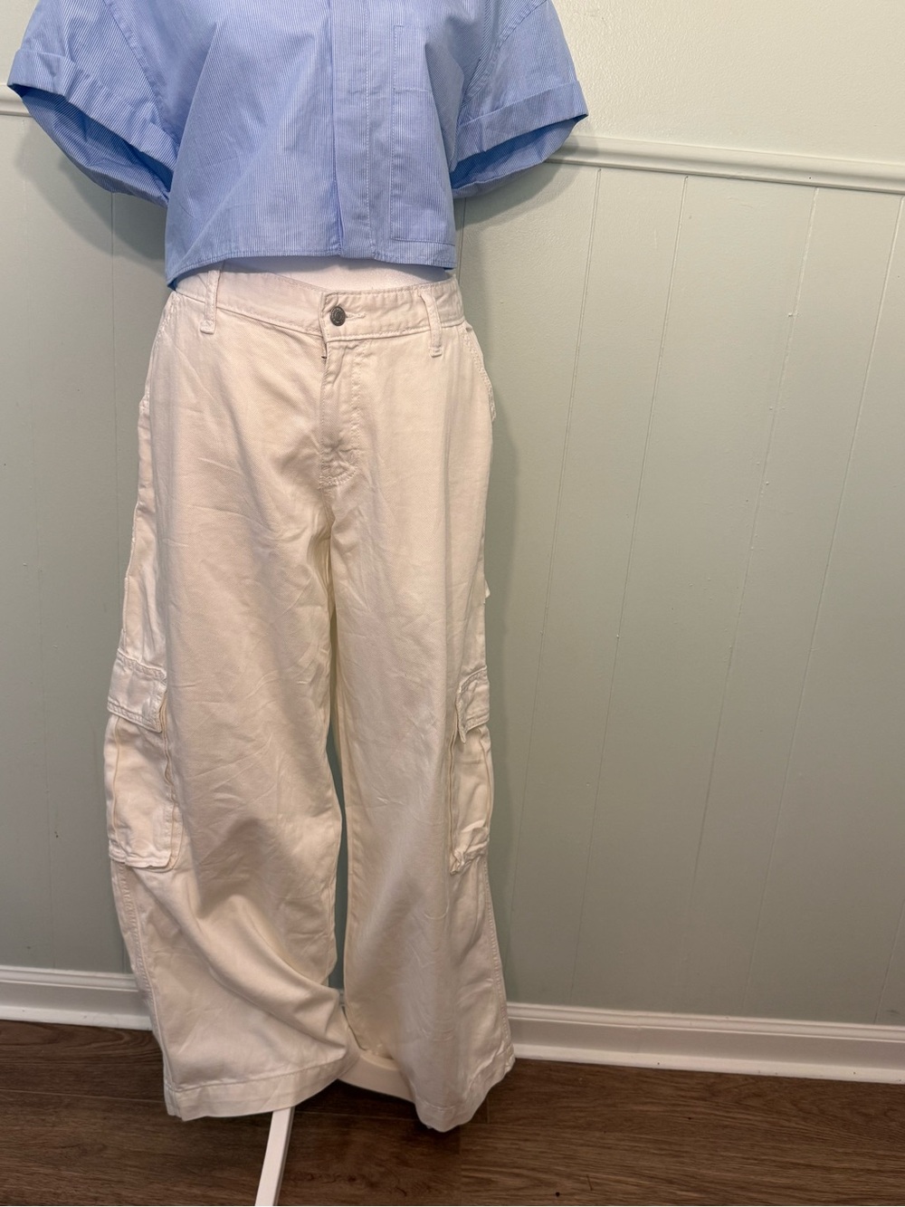 Men's Wide-Leg Cargo Pants in Cream size 12
